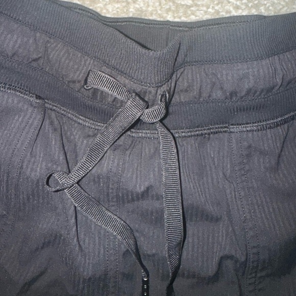 Lululemon Dance Studio High-Rise Short 3.5" - Picture 8 of 10
